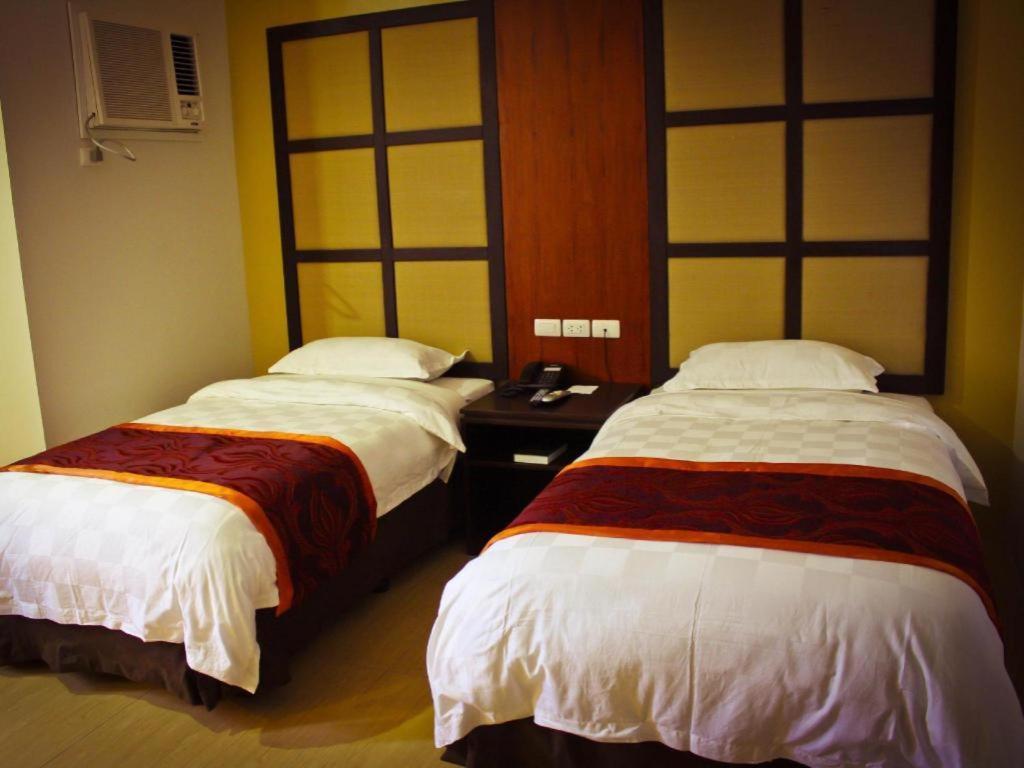 Avenue Suites Bacolod Exterior photo