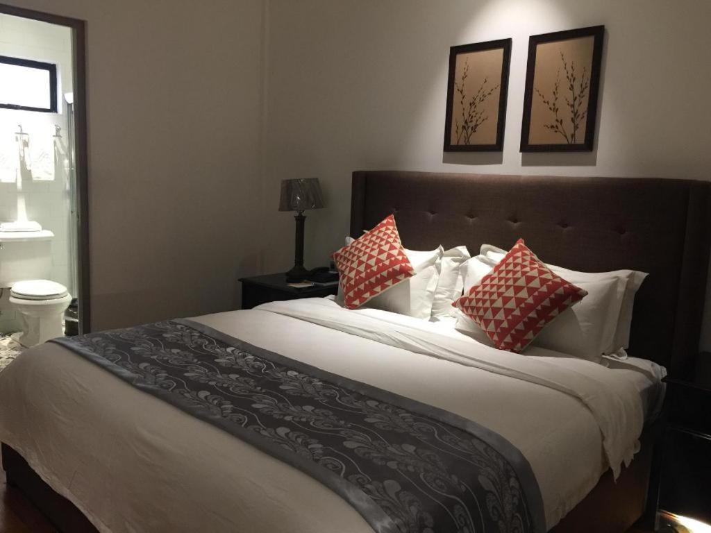 Avenue Suites Bacolod Exterior photo