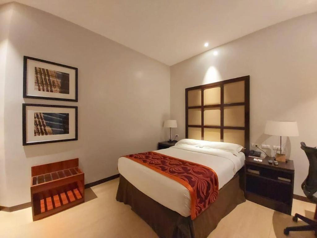 Avenue Suites Bacolod Exterior photo