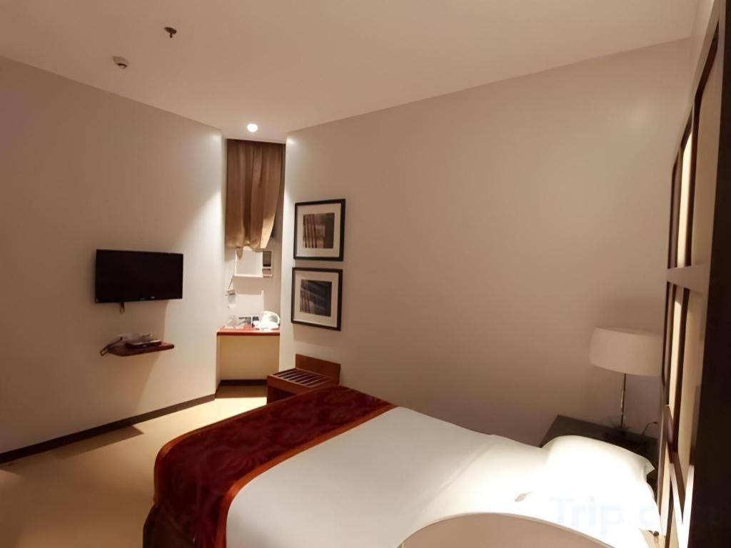 Avenue Suites Bacolod Exterior photo
